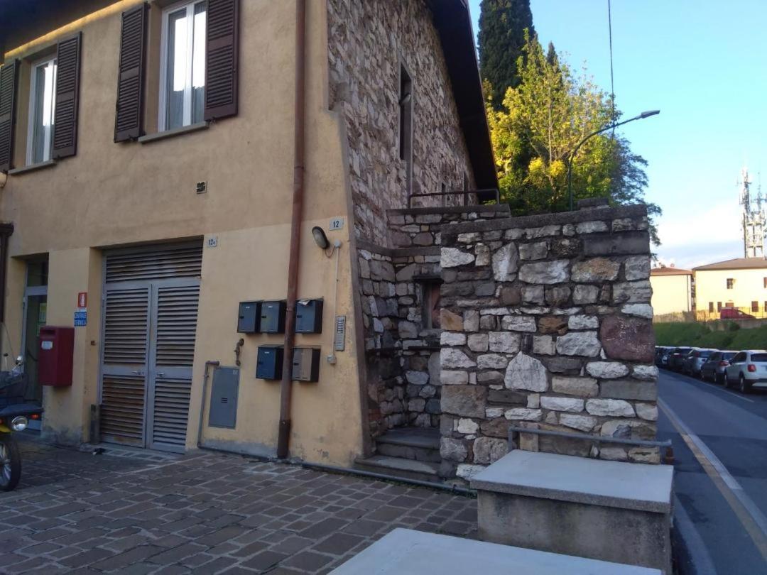 איסאו La Corte Del Castello מראה חיצוני תמונה
