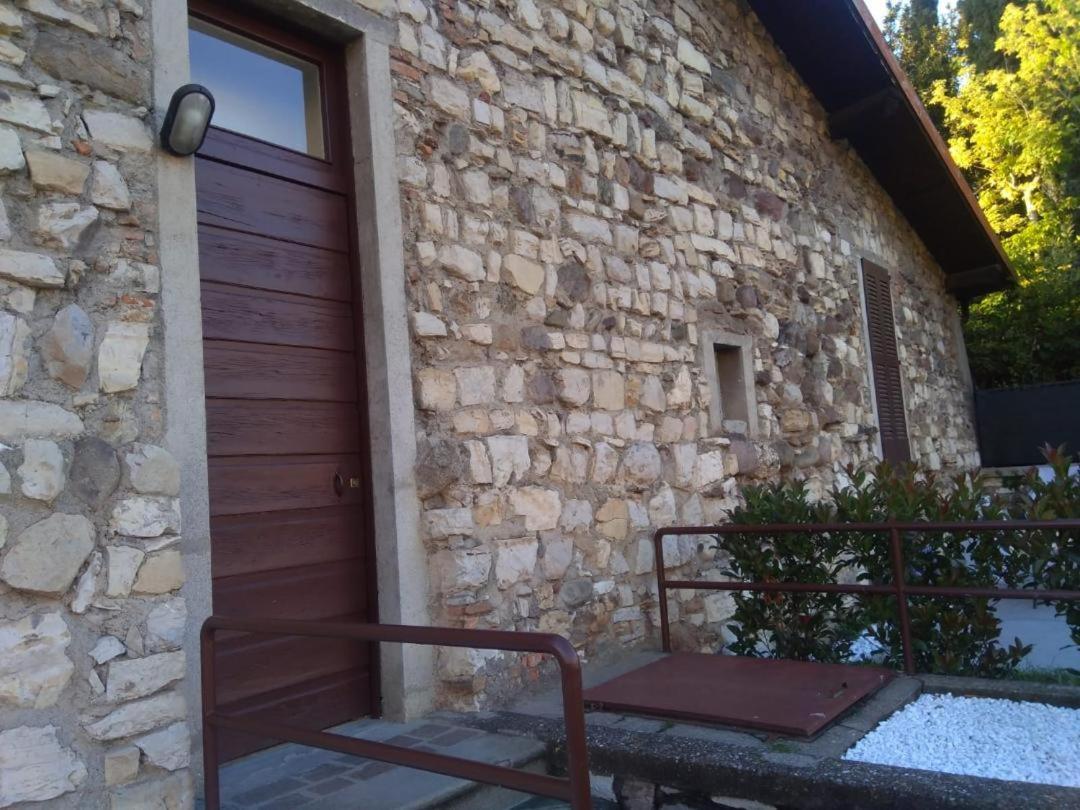 איסאו La Corte Del Castello מראה חיצוני תמונה