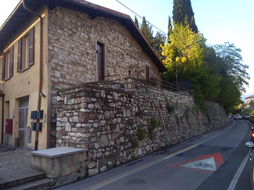 איסאו La Corte Del Castello מראה חיצוני תמונה