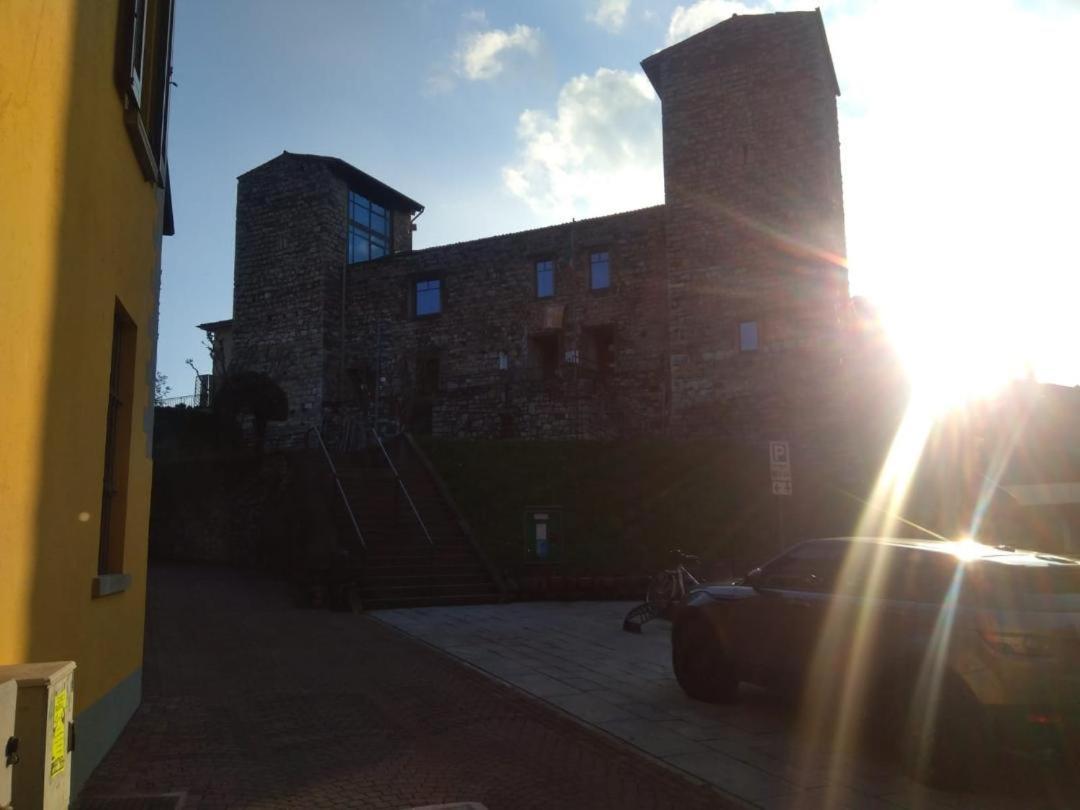 איסאו La Corte Del Castello מראה חיצוני תמונה
