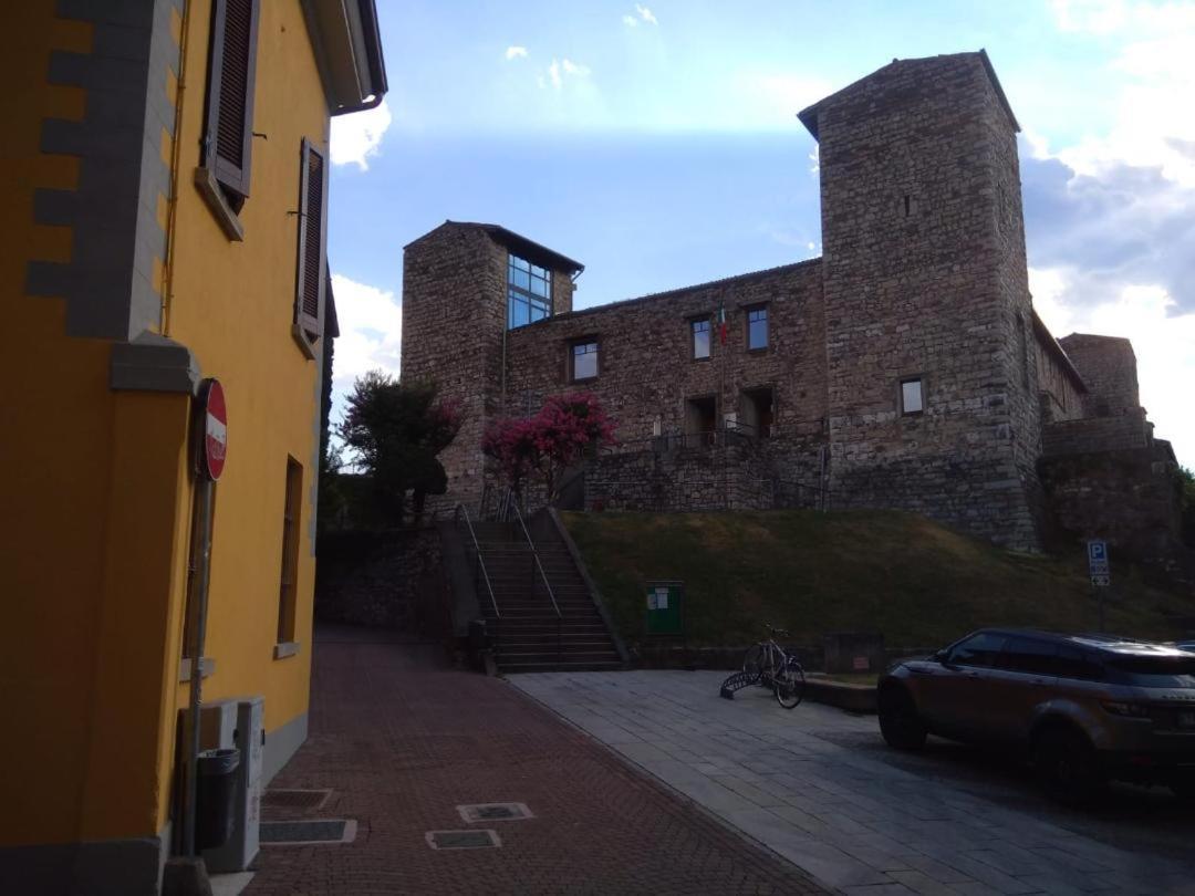 איסאו La Corte Del Castello מראה חיצוני תמונה